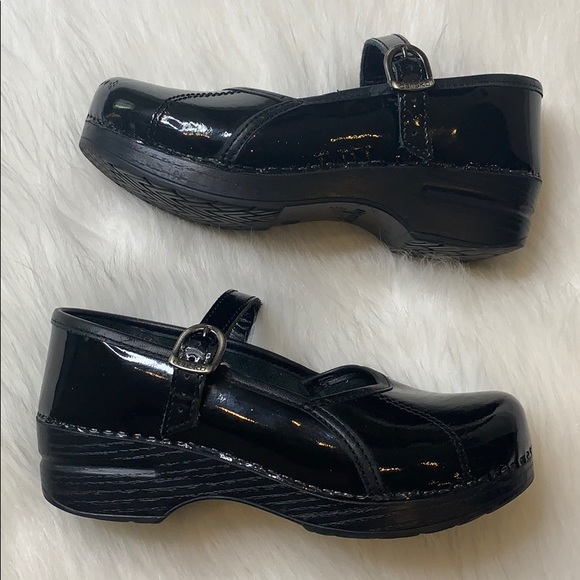 dansko patent leather shoes